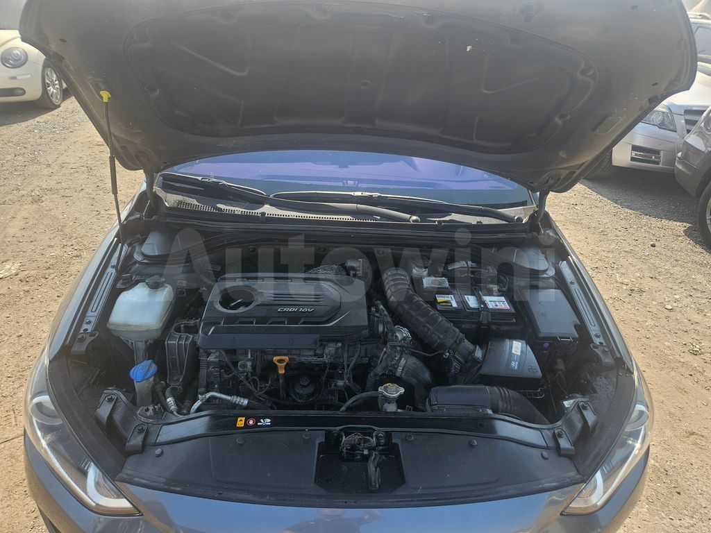 Hyundai Avante 2016 ID: 019837