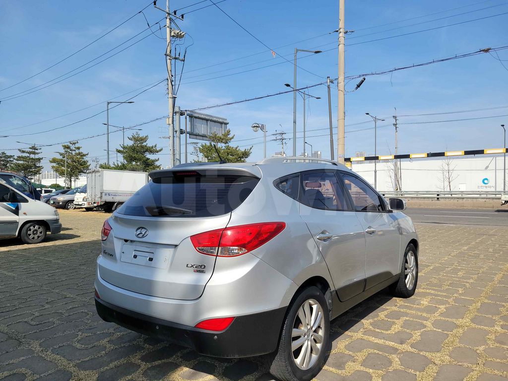 HYUNDAI TUCSON 2010 ID: V011701