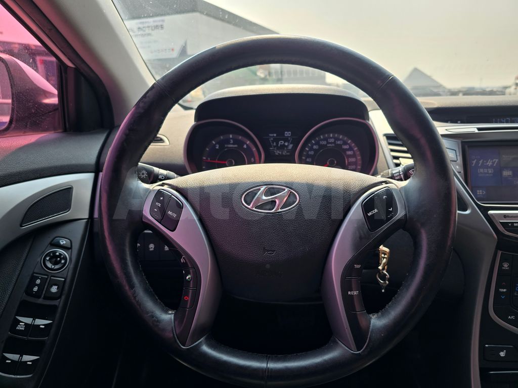 Hyundai Avante 2016 ID : V562595