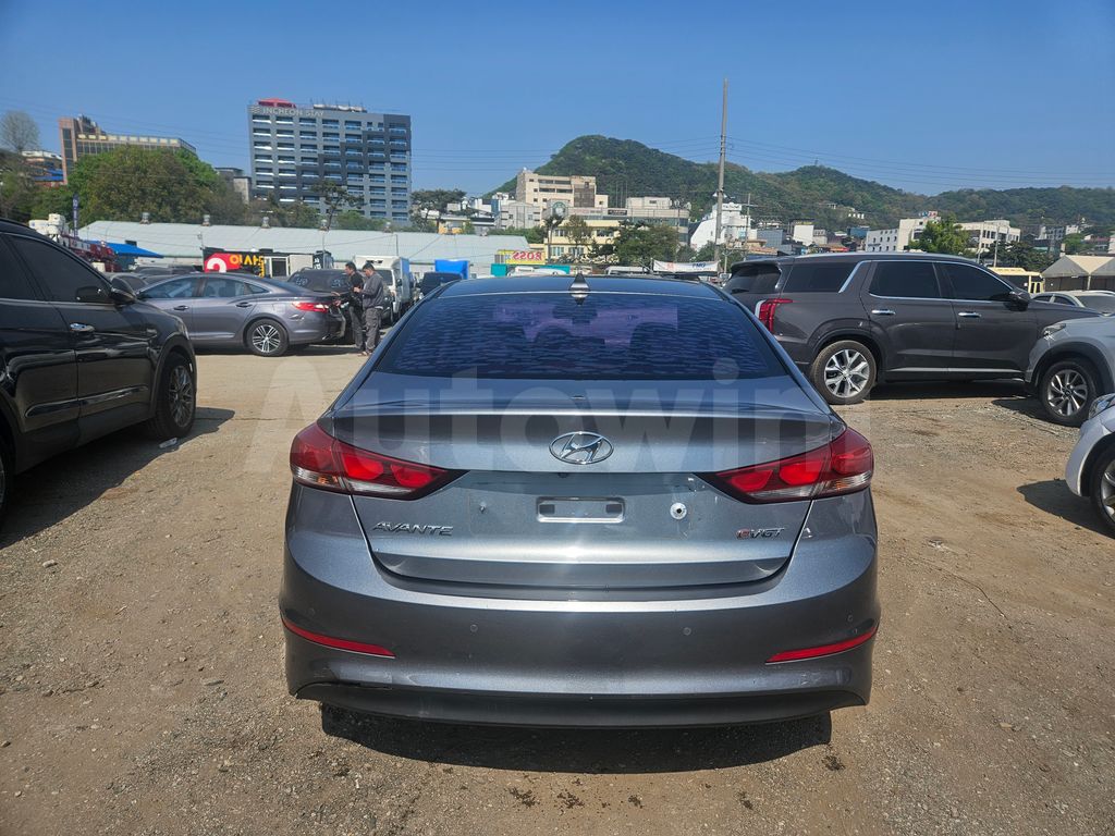Hyundai Avante 2016 ID: 019837