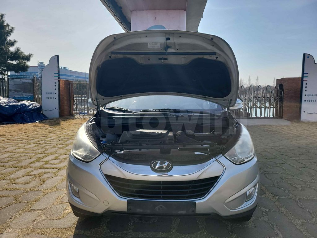 HYUNDAI TUCSON 2010 ID: V011701