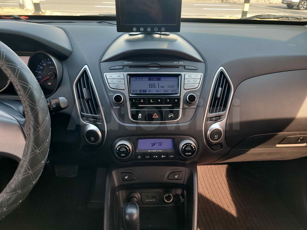 HYUNDAI TUCSON 2010 ID: V011701
