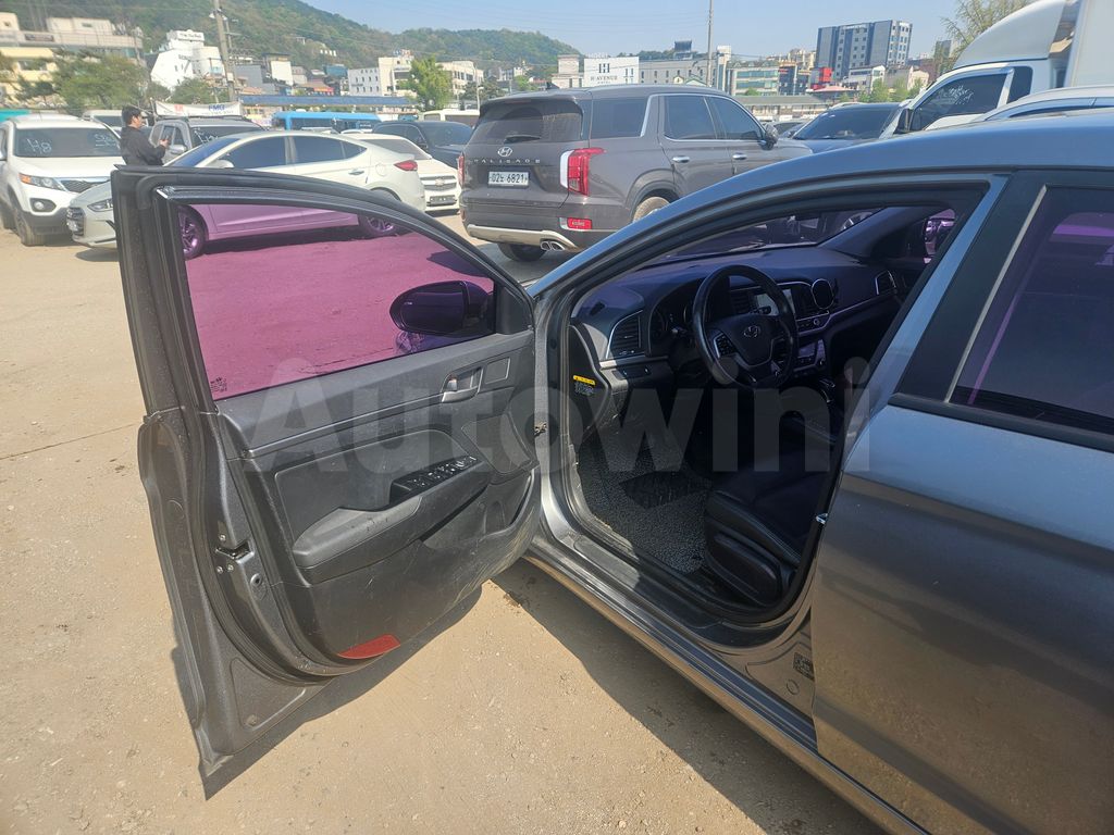 Hyundai Avante 2016 ID: 019837